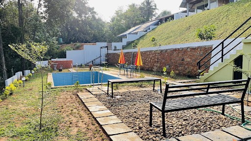 Dense Family Resort